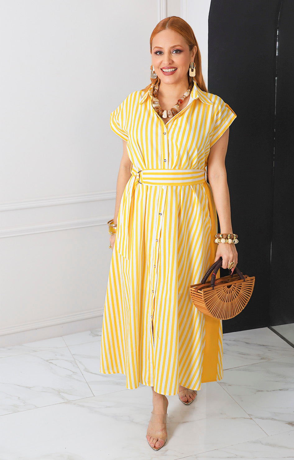 Vestido amarillo de rayas