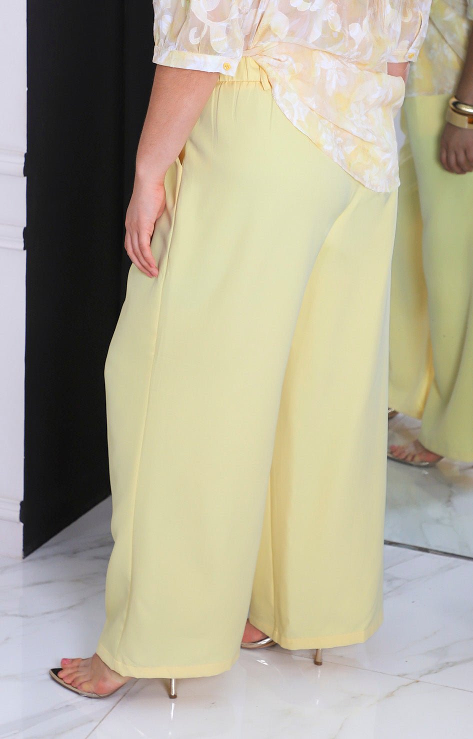 Pantalón amplio elegante
