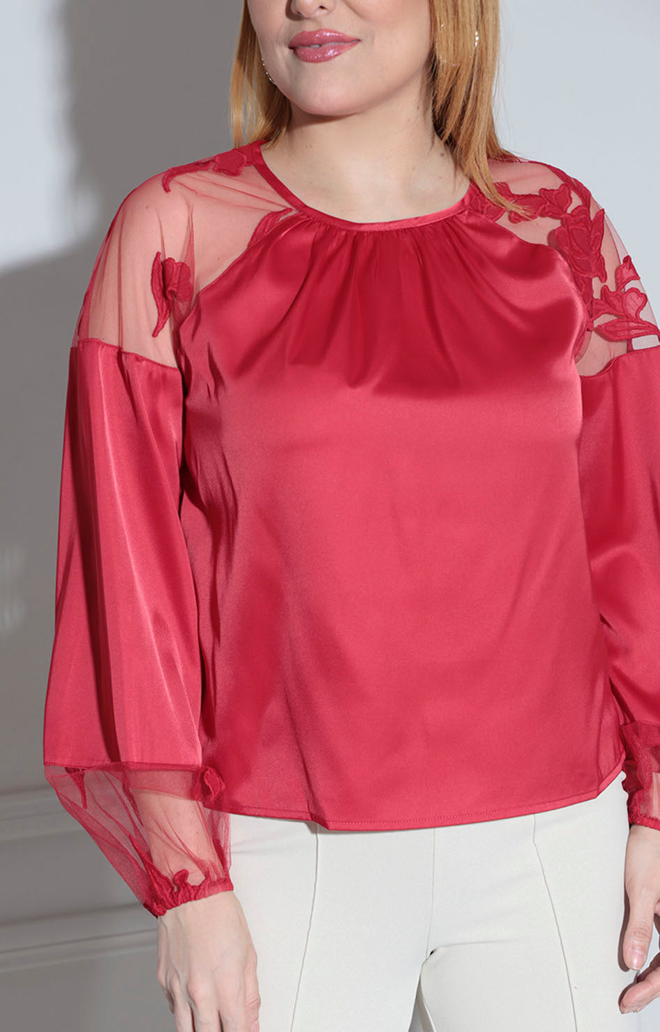Blusa rojo con bordado