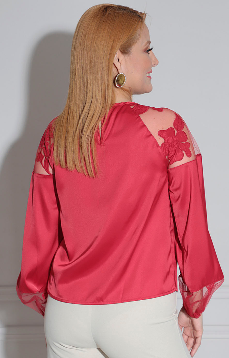 Blusa rojo con bordado