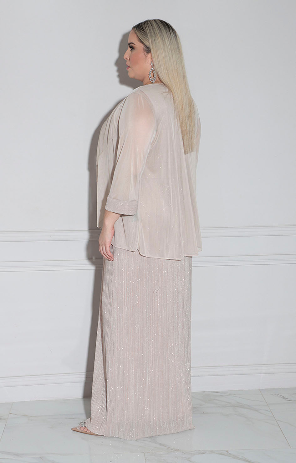 Vestido beige con saco