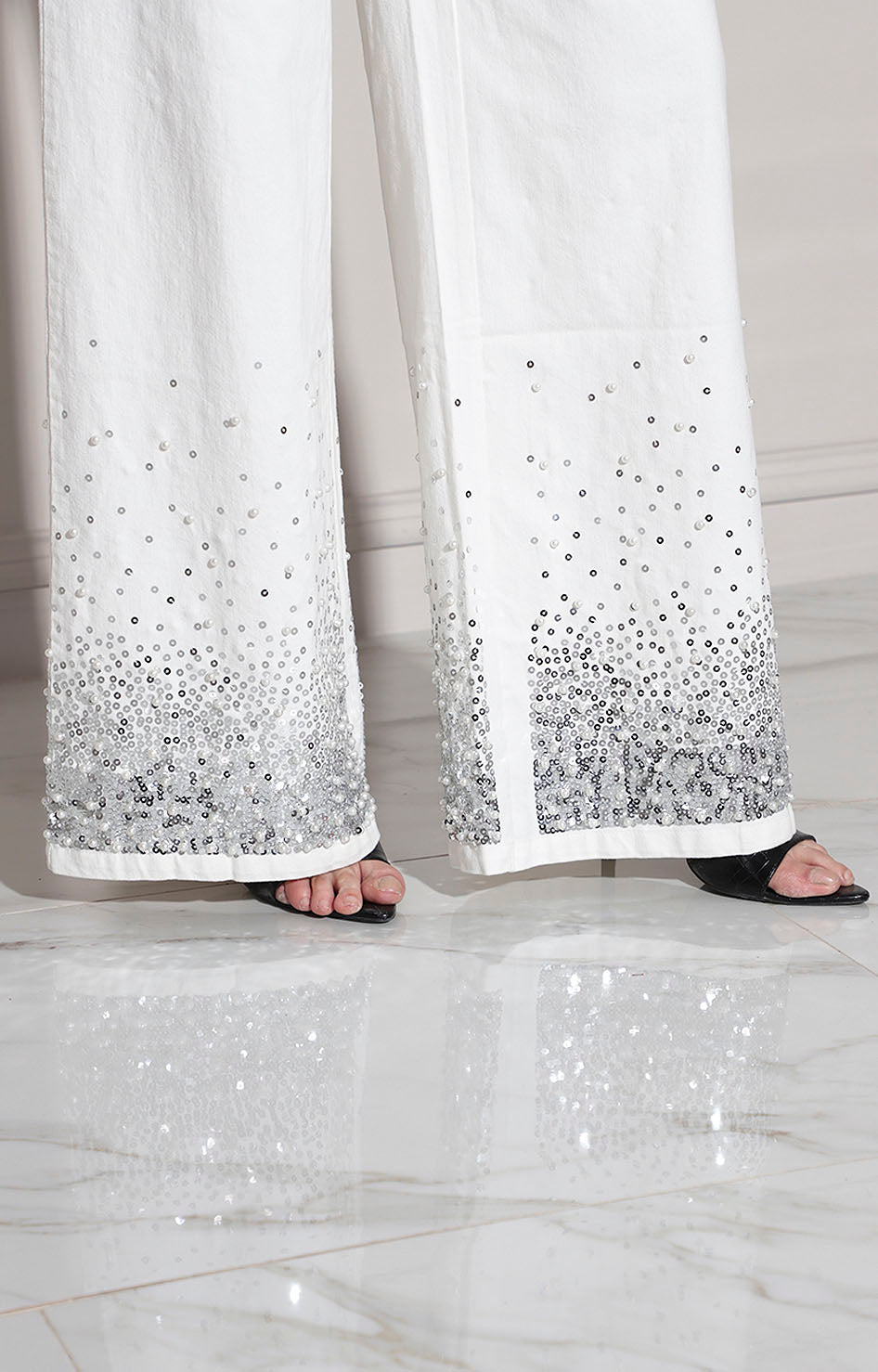 Pantalón blanco con brillos