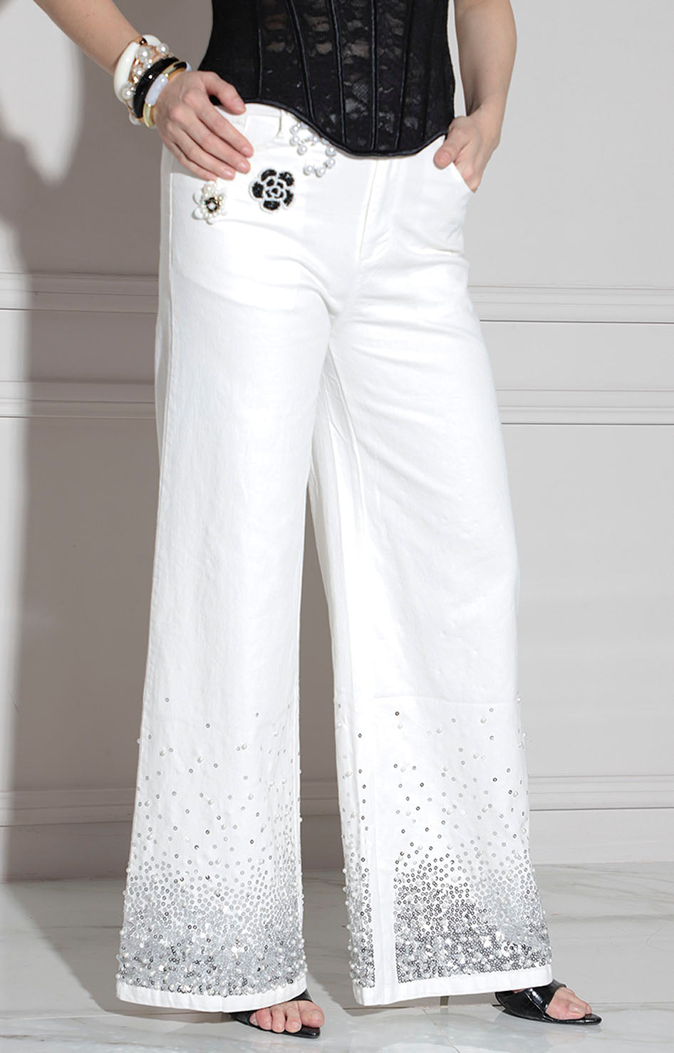 Pantalón blanco con brillos