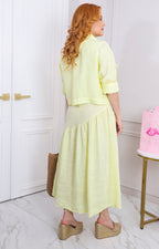 Vestido amarillo con camisera