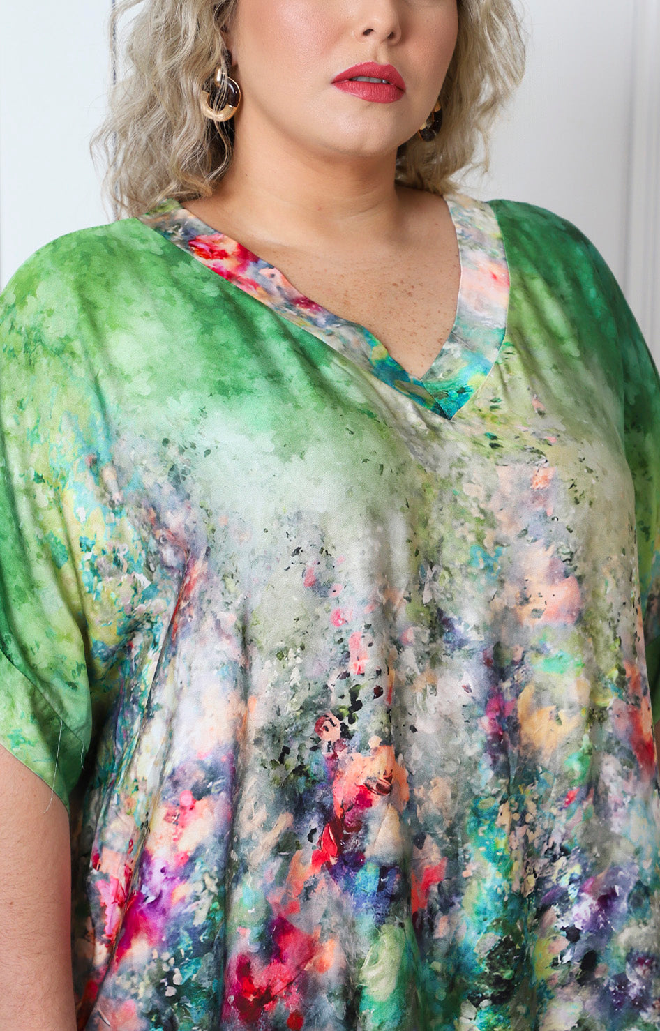 Conjunto verde amplio con estampado acuarela