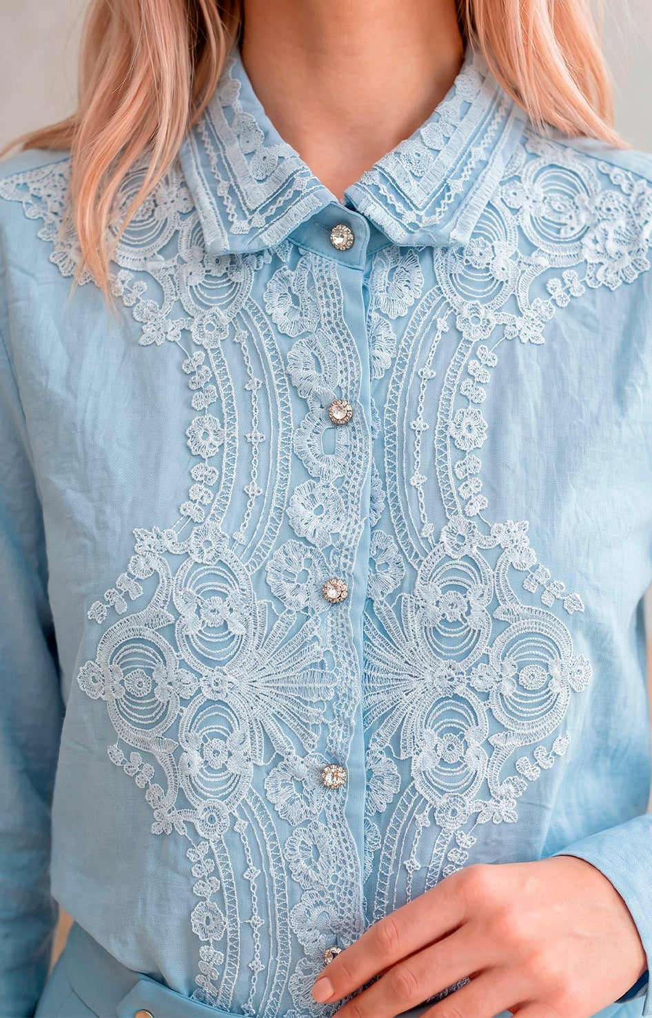 Blusa con encaje