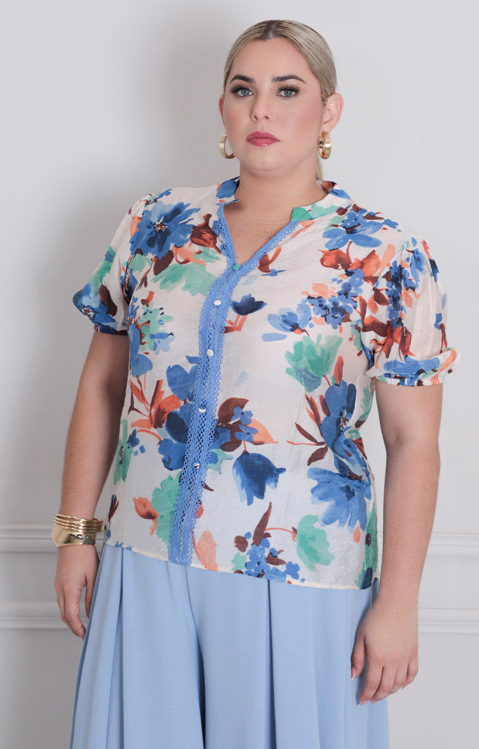 Blusa estampada con bordado - BLUSAS CURVY Boutiquemirel 