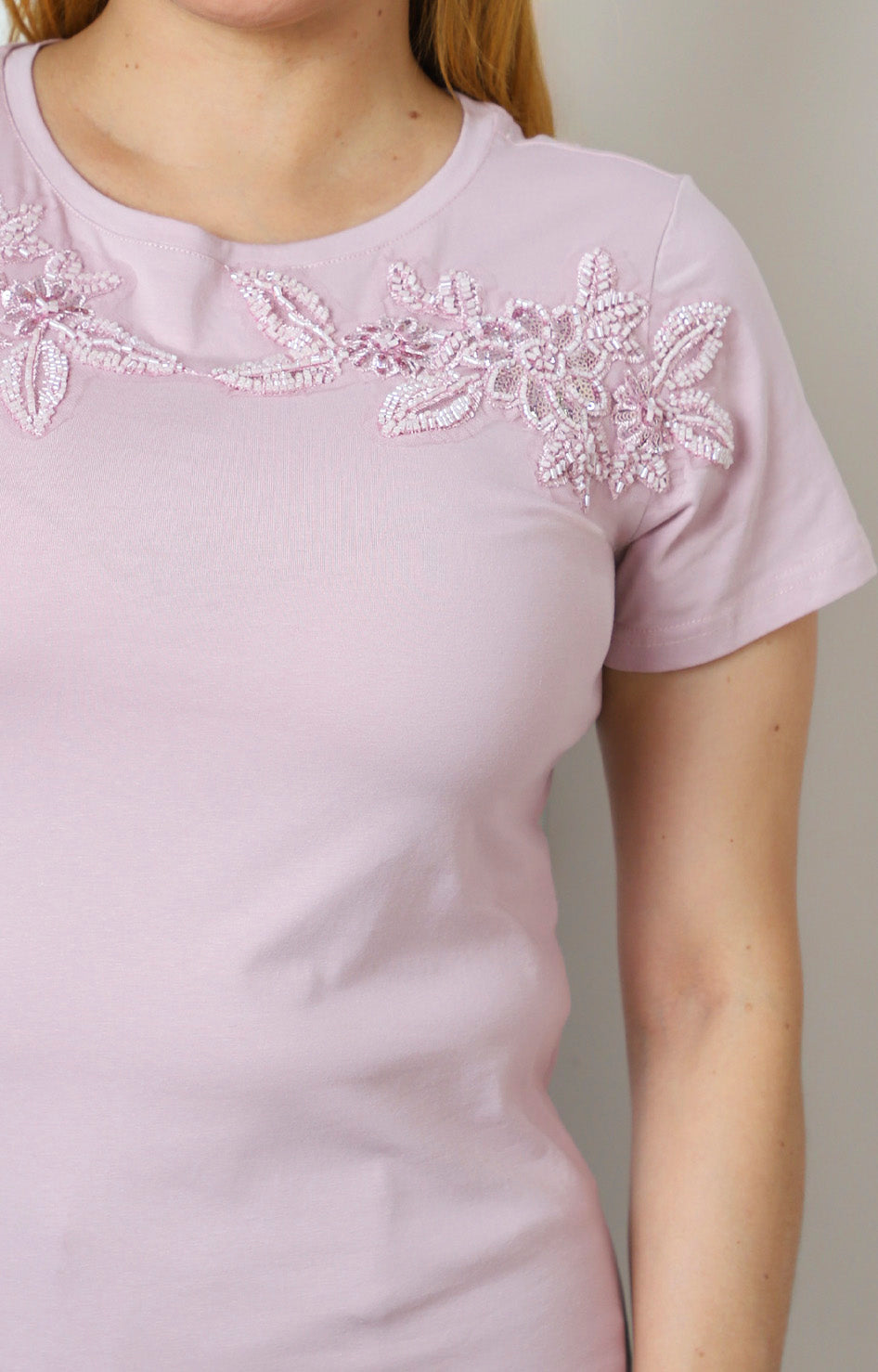 Blusa con bordado floral