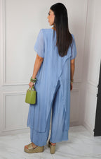 Conjunto azul asimétrico con capas