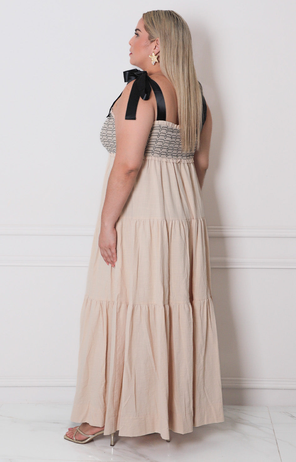 Vestido beige de tirantes - VESTIDO LARGO CURVY Boutiquemirel 