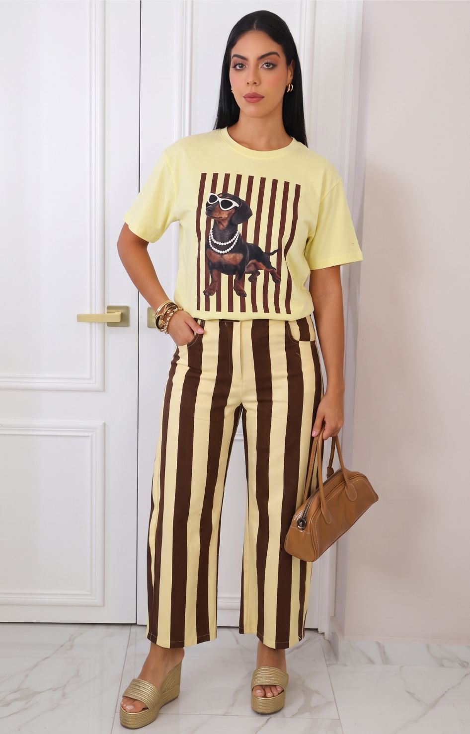 Blusa amarilla estampada con perrito chic