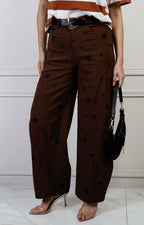Pantalón regular café de Boutiquemirel con estampado de lunares polka dots