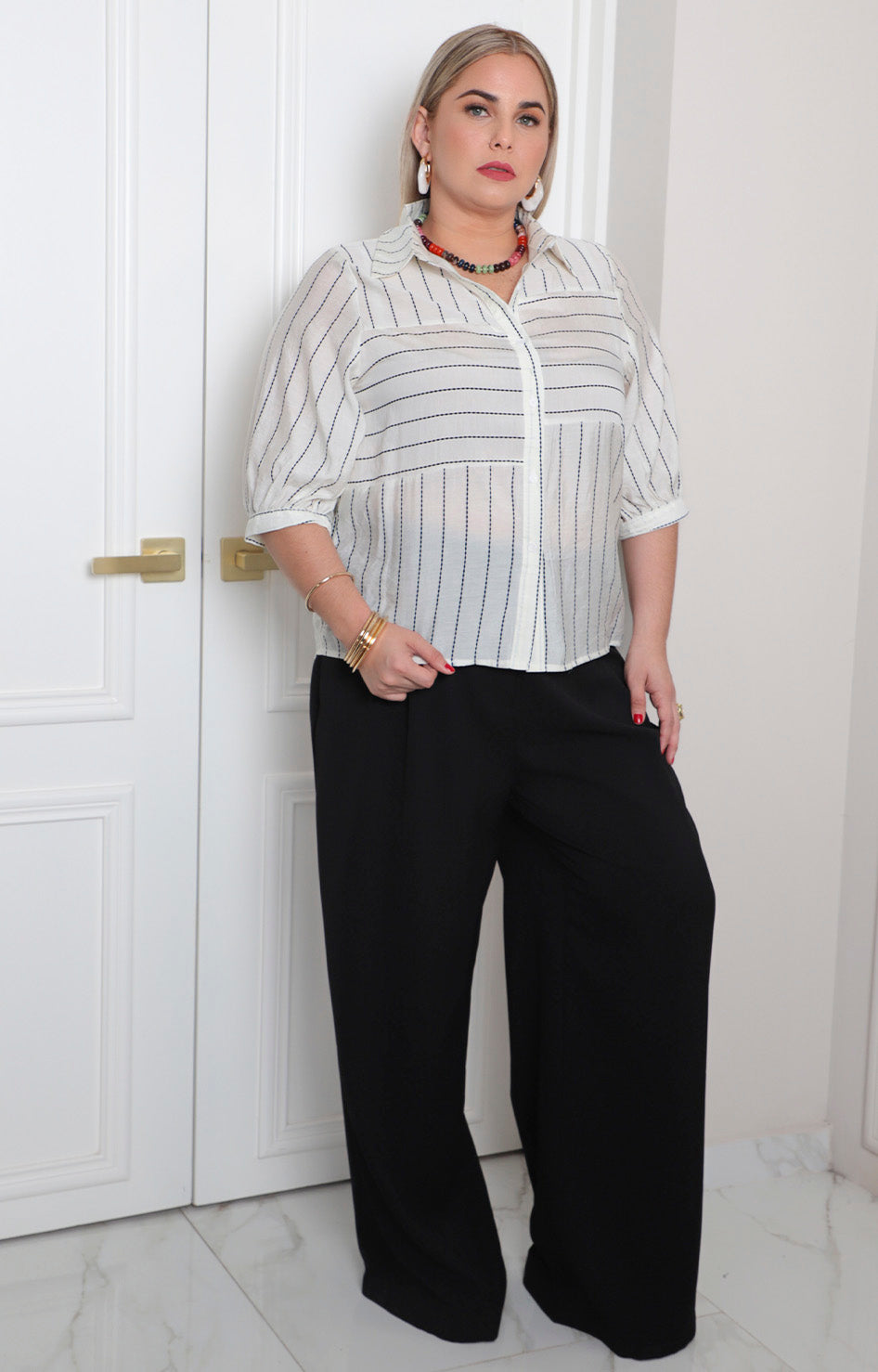 Blusa camisera a rayas Boutiquemirel para mujer curvy