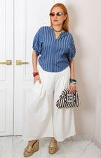 Blusa azul de rayas con mangas fruncidas