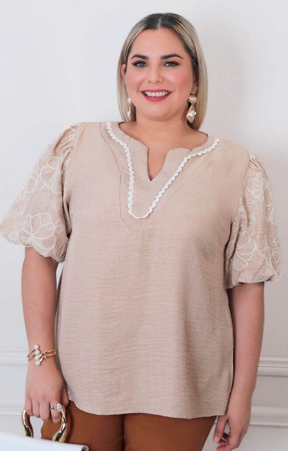 Blusa lisa con bordado - BLUSAS CURVY Boutiquemirel 