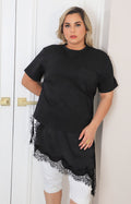 Blusa asímetrica con encaje
