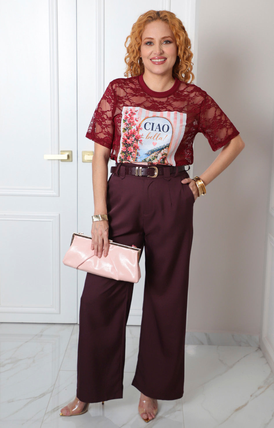 Blusa vino con encaje floral y estampado