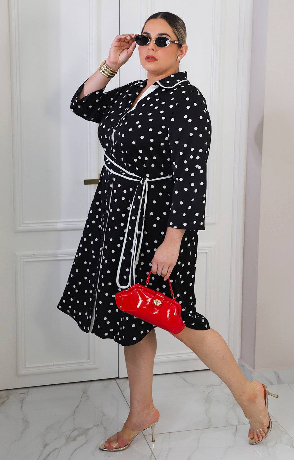 Vestido camisero negro con estampado polka dots
