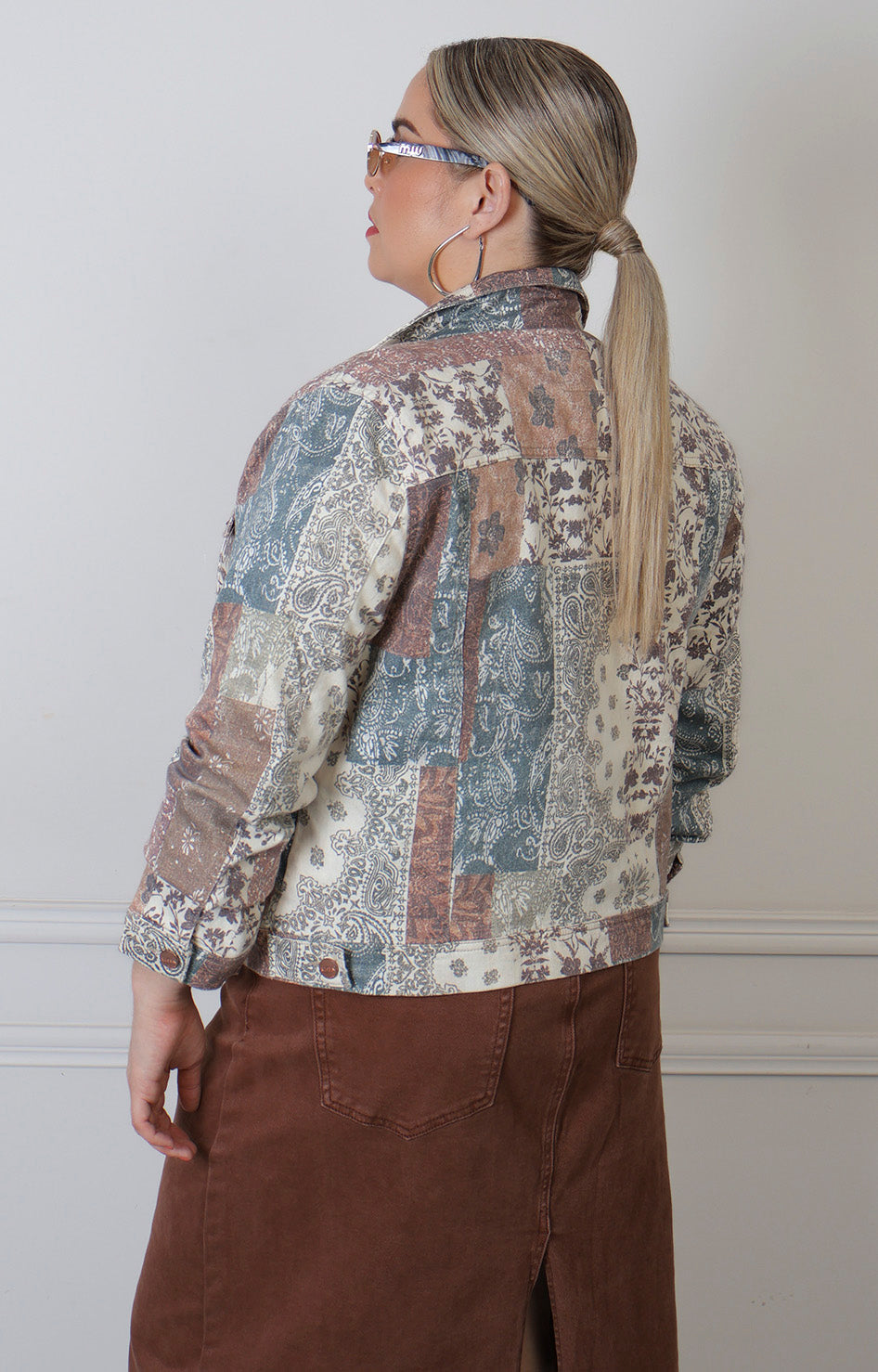 Chamarra estampado patchwork con botones