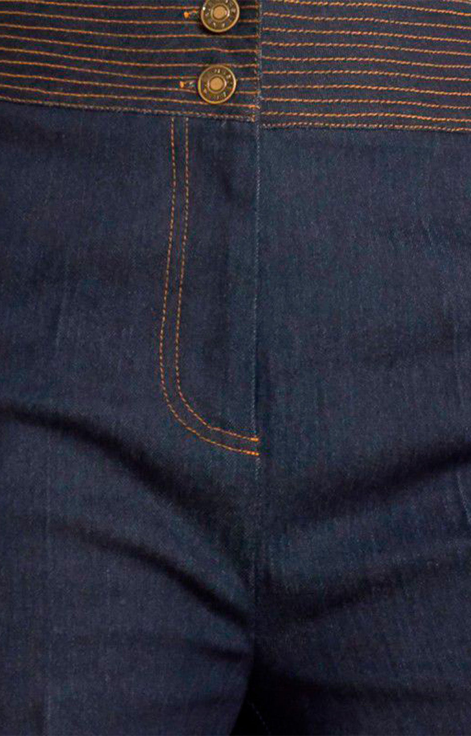 Pantalón de mezclilla azul obscuro