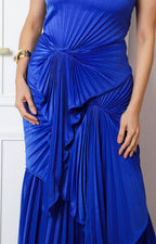 Vestido largo azul con drapeado