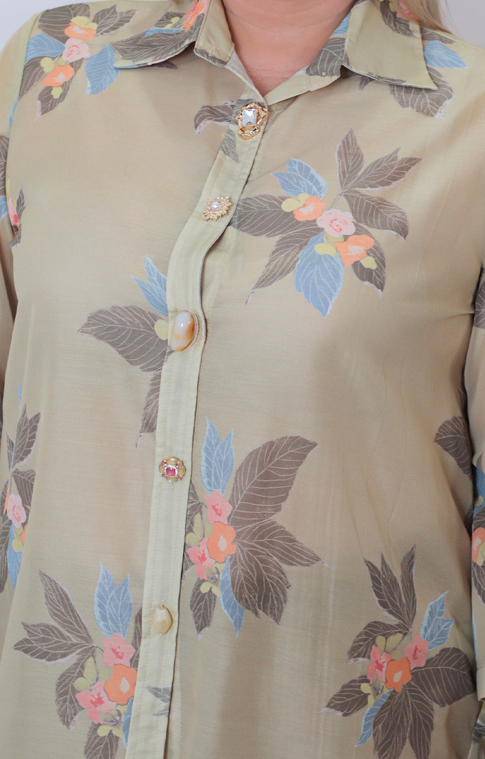 Blusa beige estampada - BLUSAS CURVY Boutiquemirel 