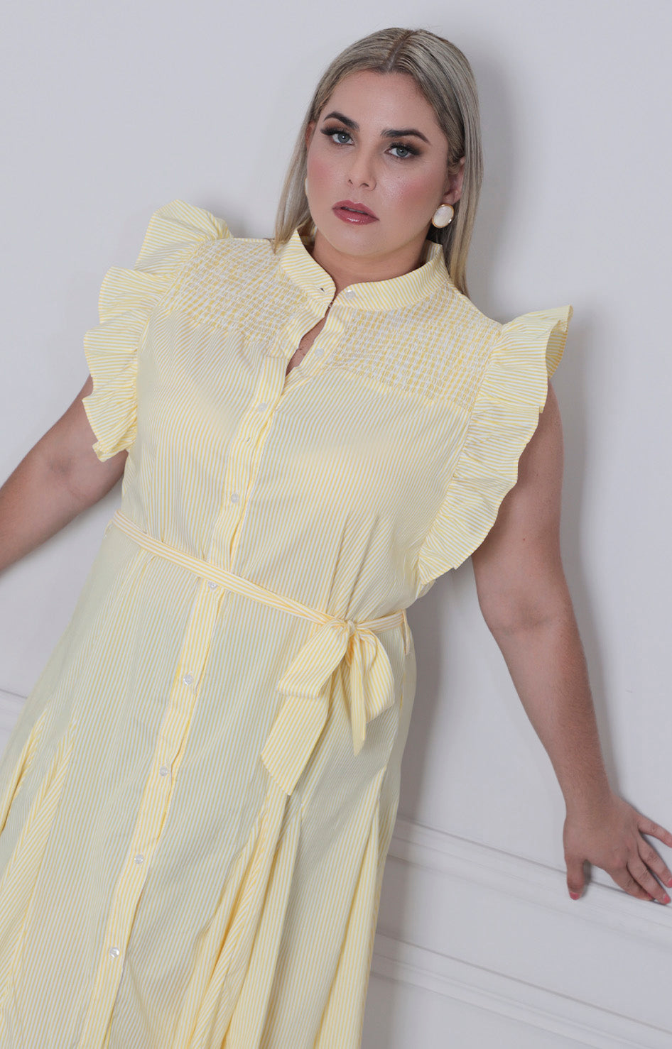 Vestido con lazo y botones frontal - VESTIDO CORTO CURVY Boutiquemirel 