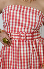Vestido strapless a cuadros rojos