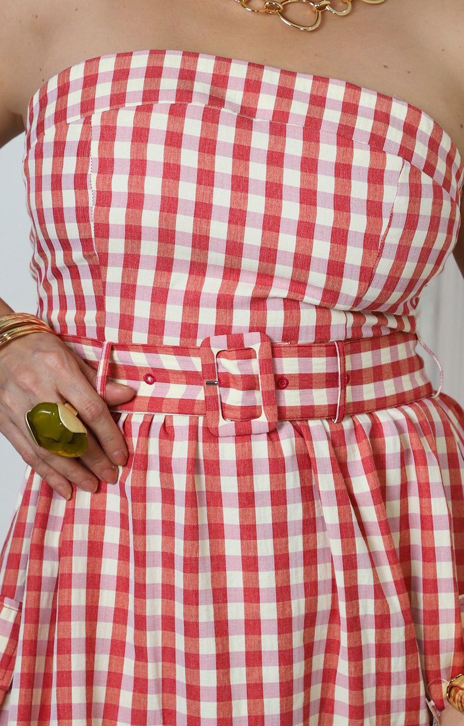 Vestido strapless a cuadros rojos