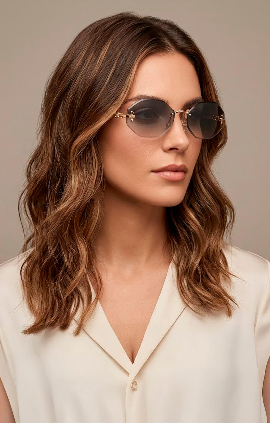 Lentes de sol octagonales con detalle dorado