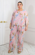 Conjunto rosa con estampado floral