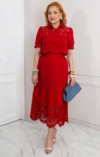 Conjunto de guipur con falda midi