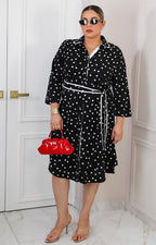 Vestido camisero negro con estampado polka dots
