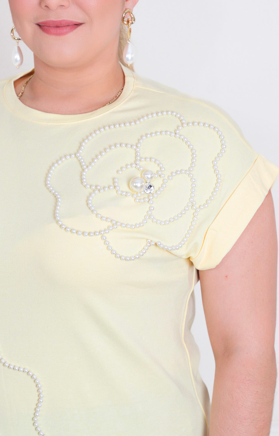 Blusa floral con aplicaciones - BLUSAS CURVY Boutiquemirel 