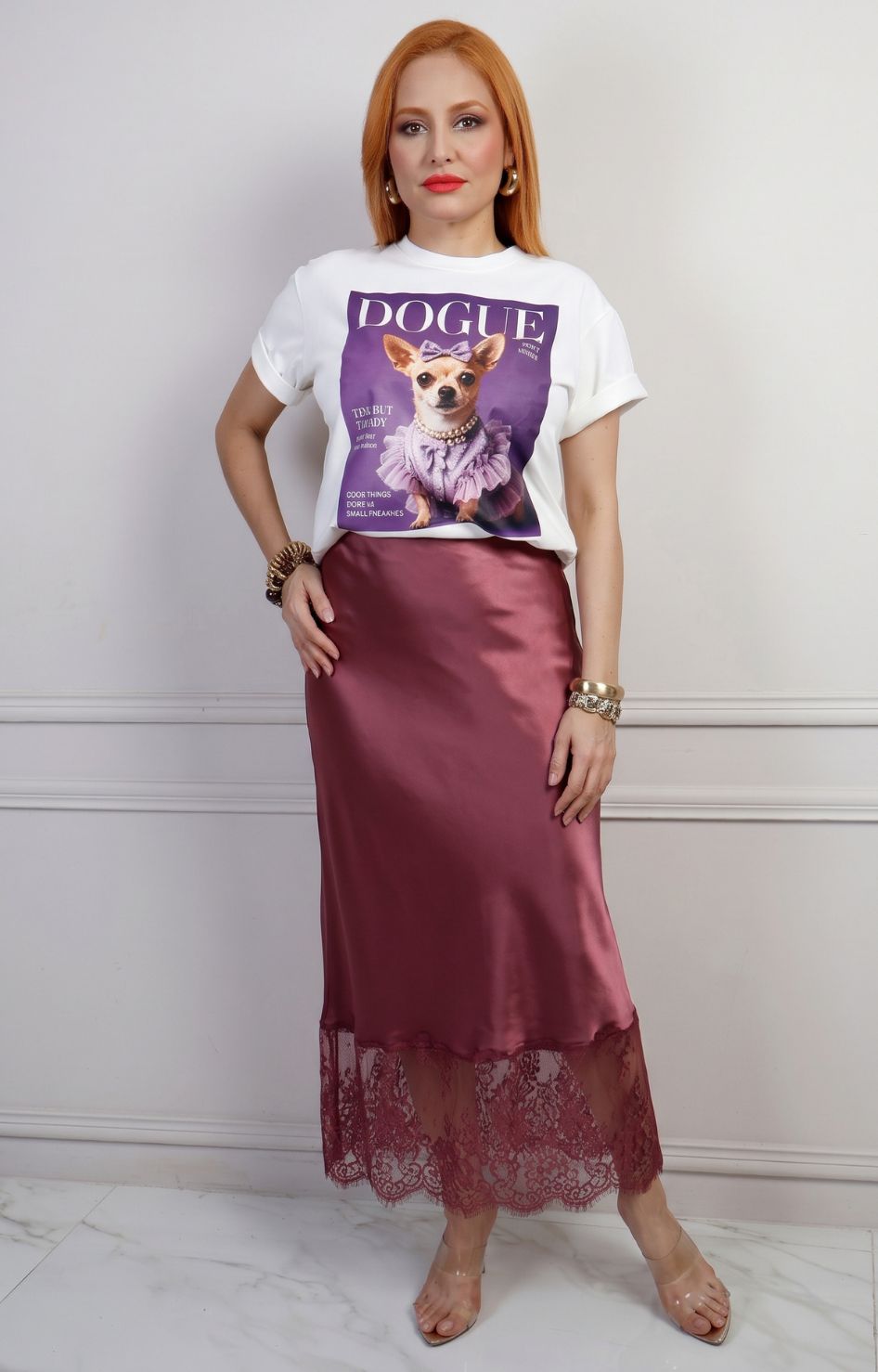 Falda larga con encaje de la marca Boutiquemirel, diseño regular y elegante, con detalles de encaje en la parte superior.
