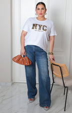 Blusa blanca NYC con estampado animal print, diseño curvy de Boutiquemirel