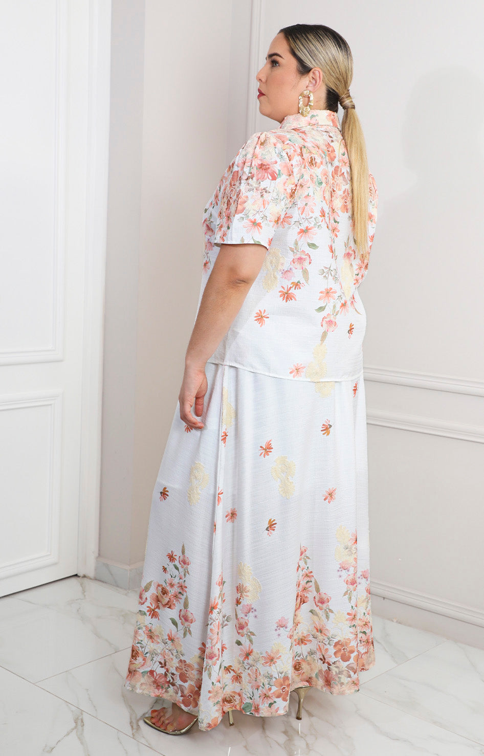 Conjunto beige estampado floral