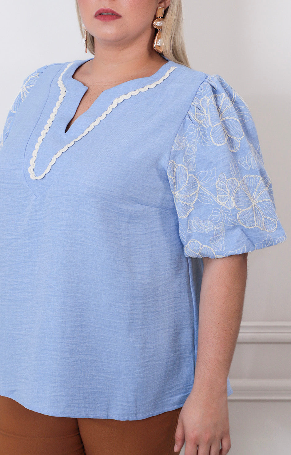 Blusa lisa con bordado - BLUSAS CURVY Boutiquemirel 