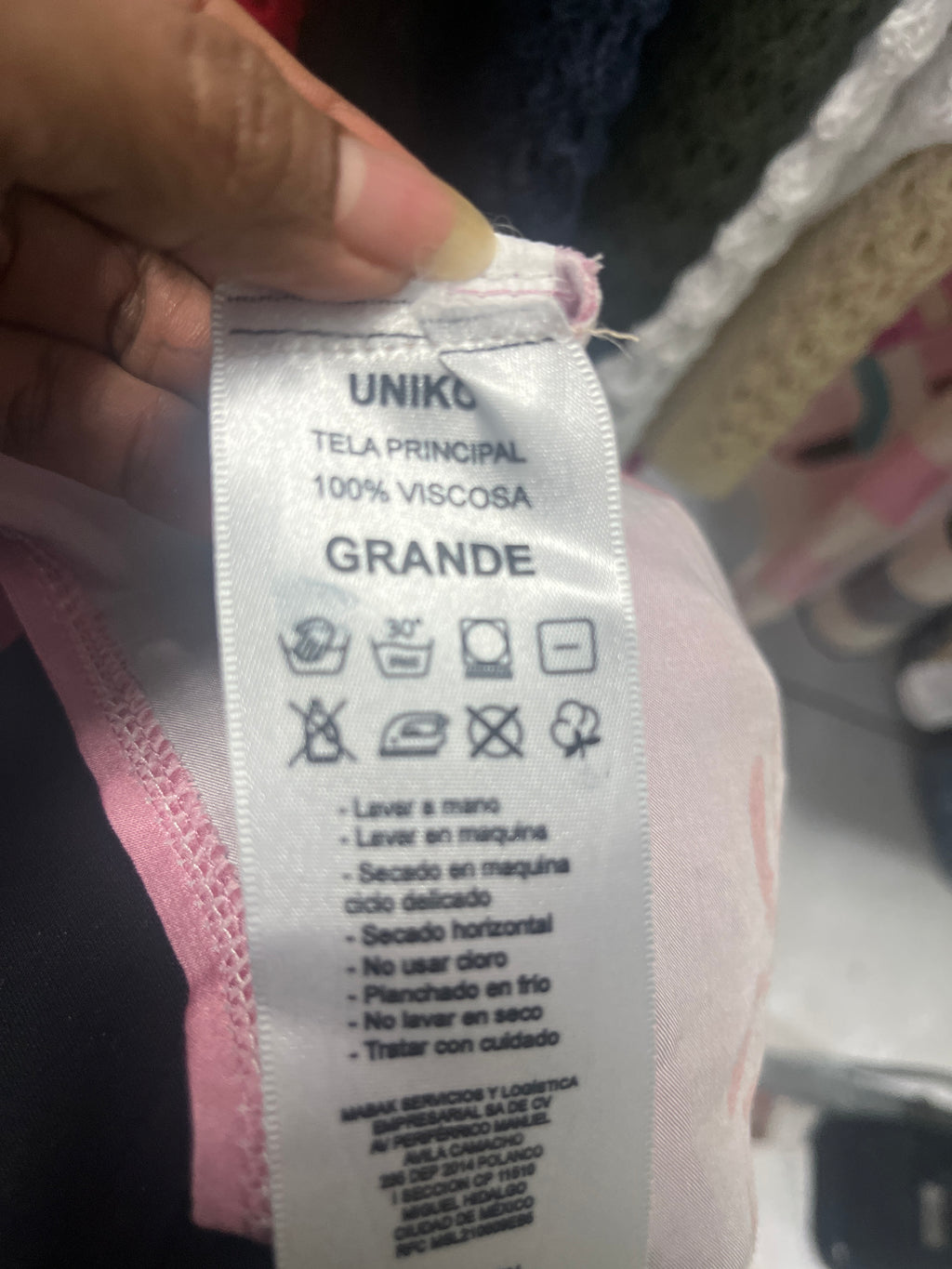 Vestido rosa con estampado de langostas