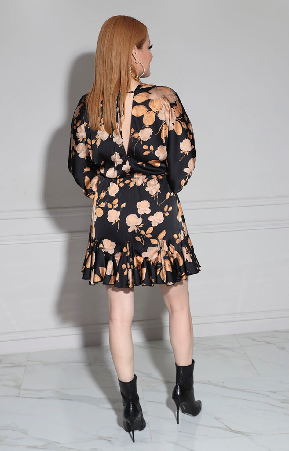 Vestido negro con flores