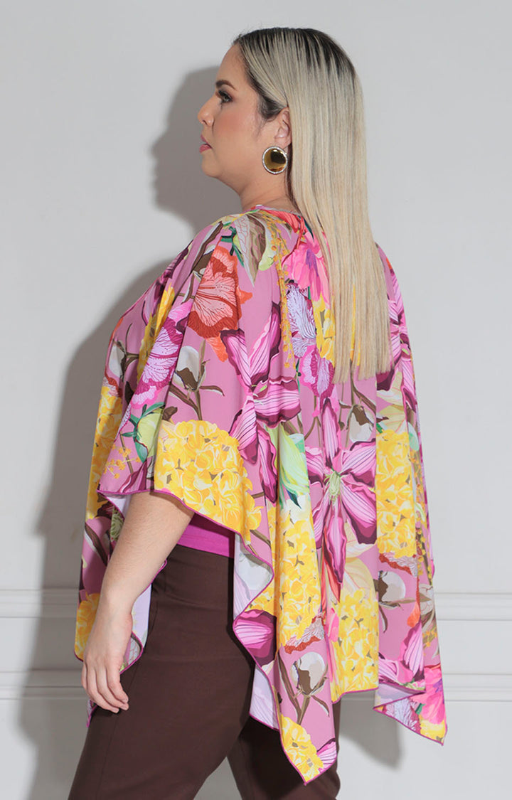 Blusa rosa con flores