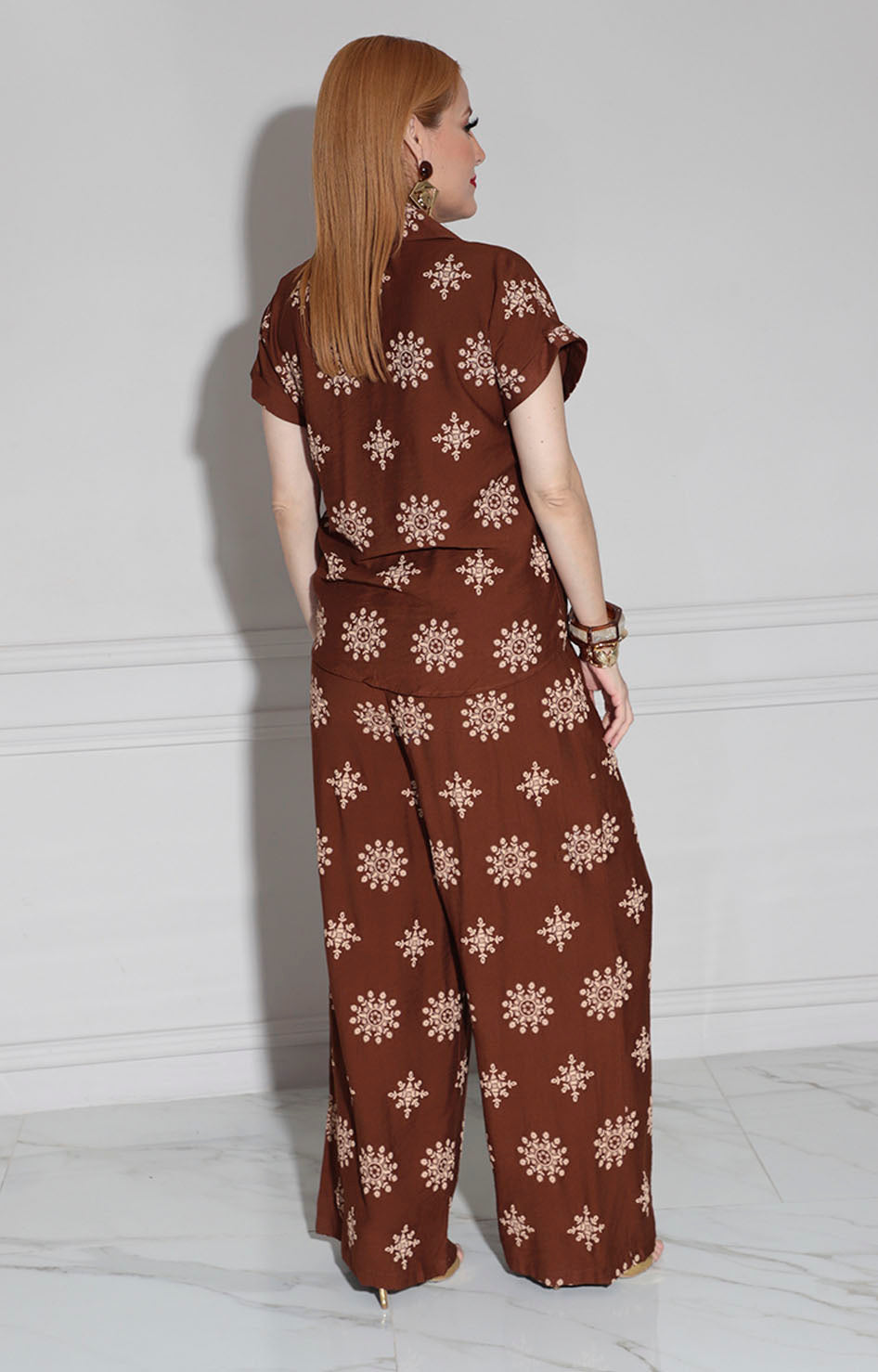 Conjunto café bordado