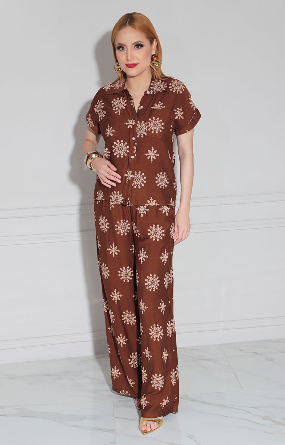 Conjunto café bordado