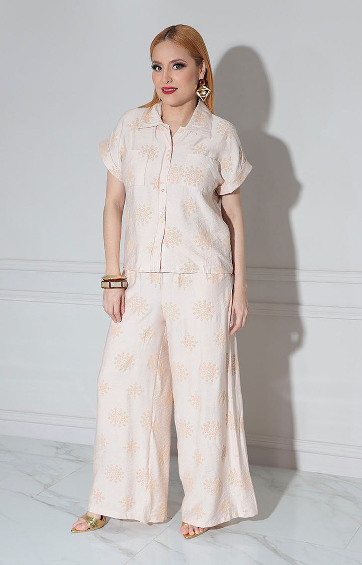 Conjunto beige bordado