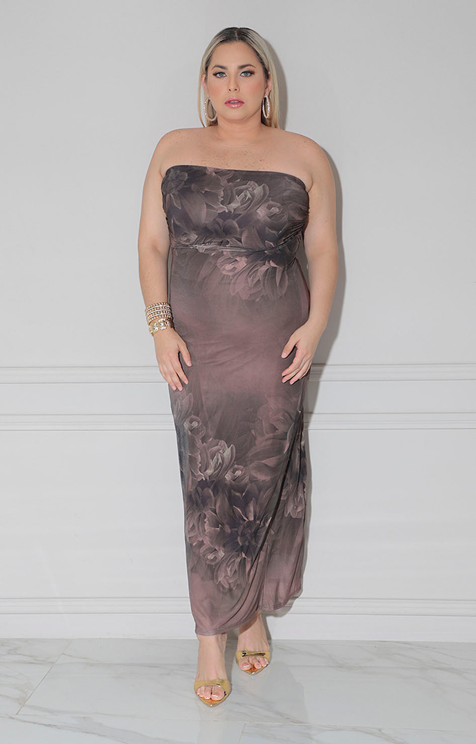 Vestido café strapless