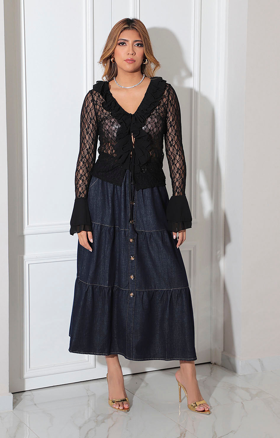 Blusa negra de encaje