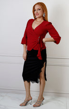 Blusa roja cruzada con botones dorados Boutiquemirel vista frontal
