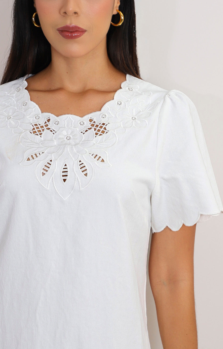 Vestido blanco corto bordado
