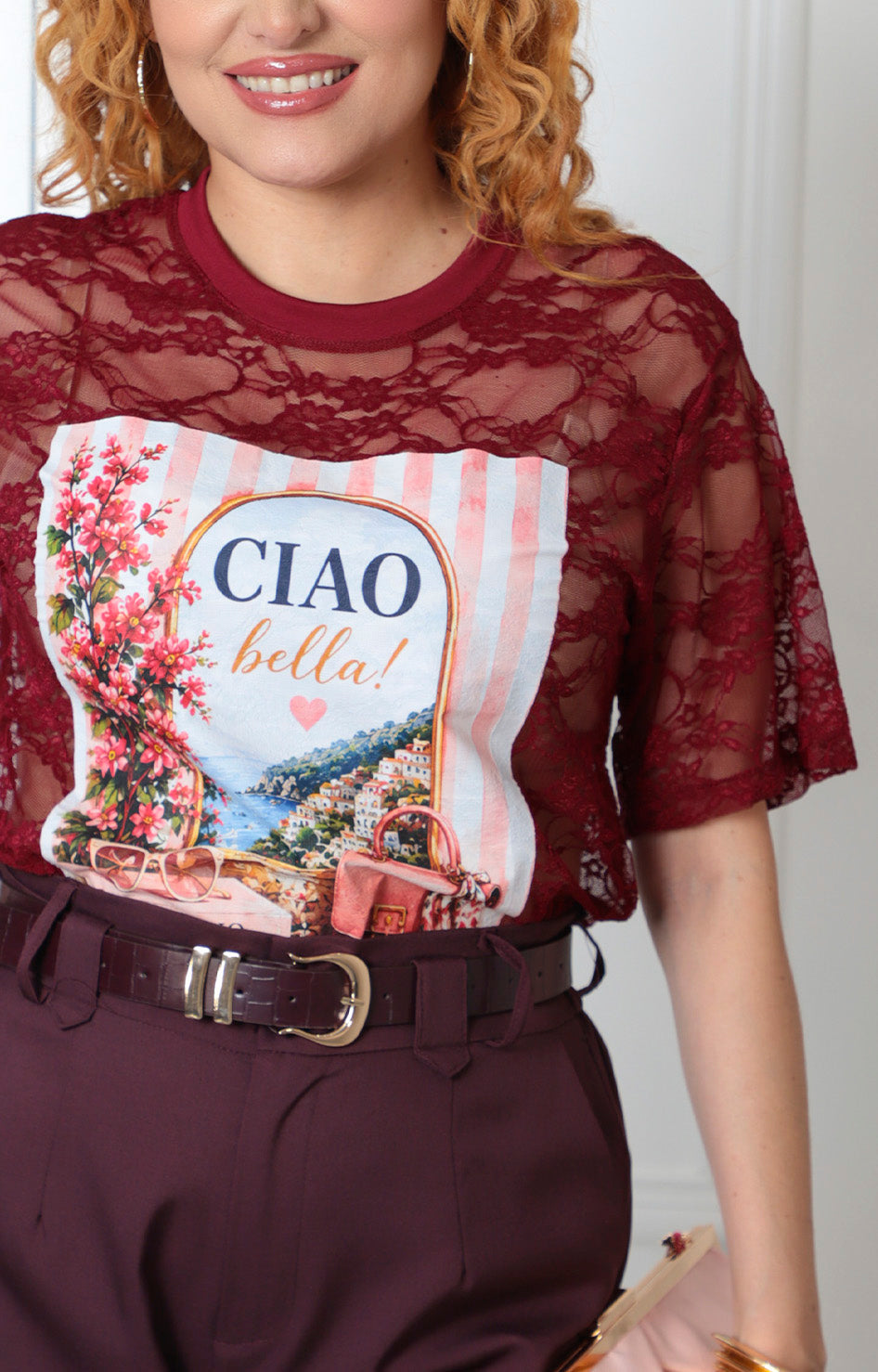 Blusa vino con encaje floral y estampado