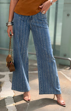 Pantalón de mezclilla con aplicaciones de brillos
